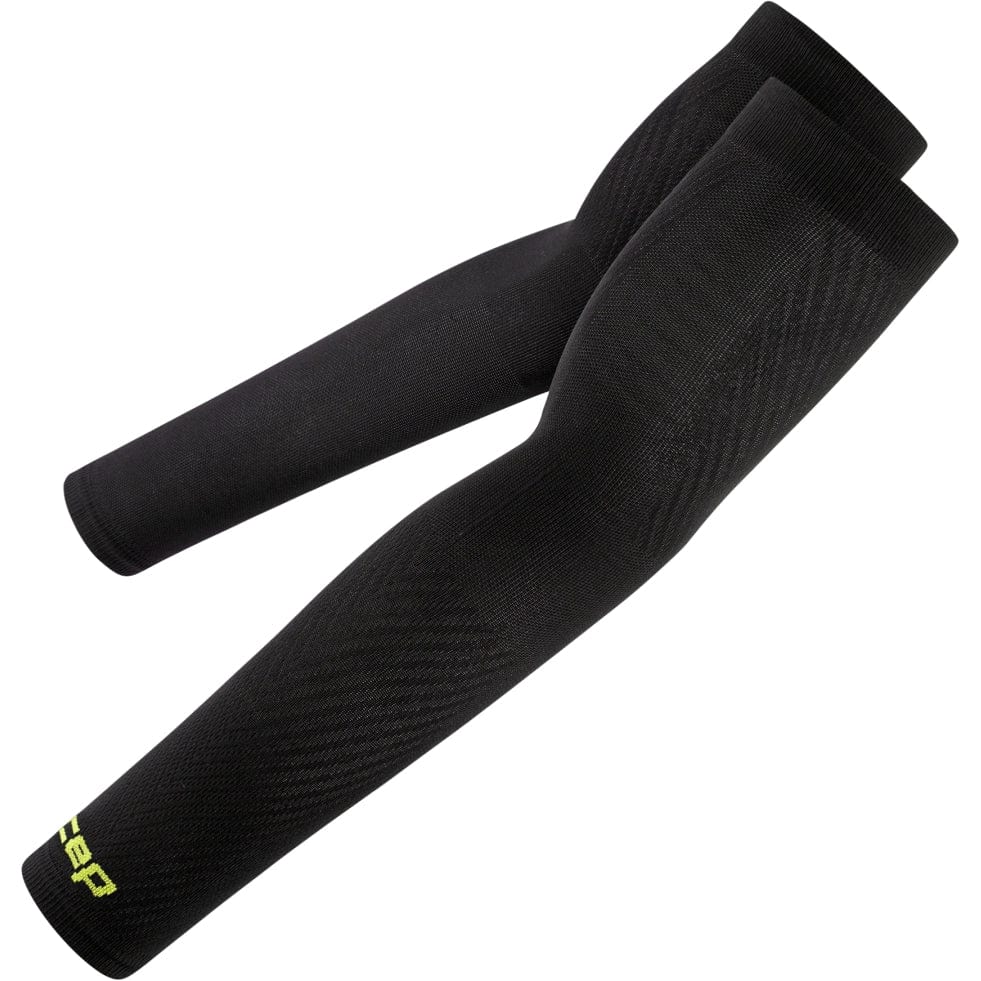 CEP Supports & Sleeves II / Black CORE Run Ultralight Arm Sleeves XMiles